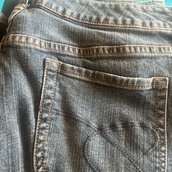 Chicos Platinum Jean Women 16 Blue Ultimate Fit Slim Leg Stretch Straight - Picture 6 of 6